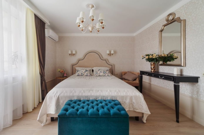 meubels in het interieur van een beige slaapkamer