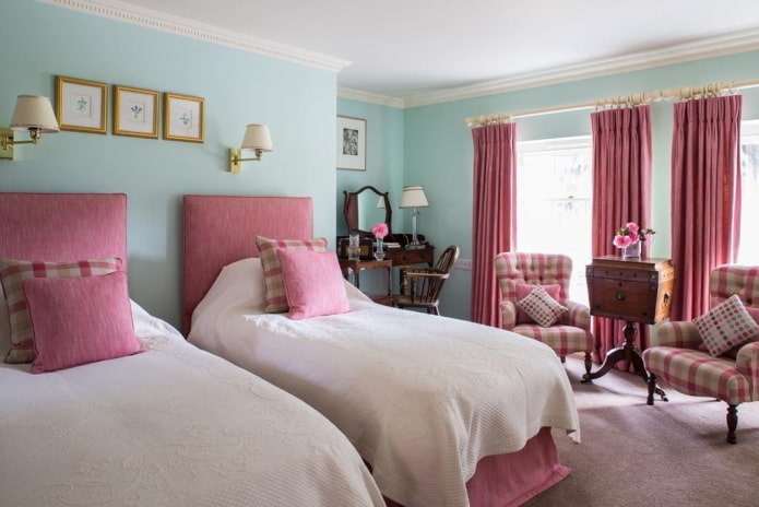 roze en blauw slaapkamerinterieur