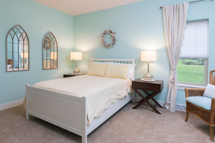 tinten blauw in het interieur van de slaapkamer