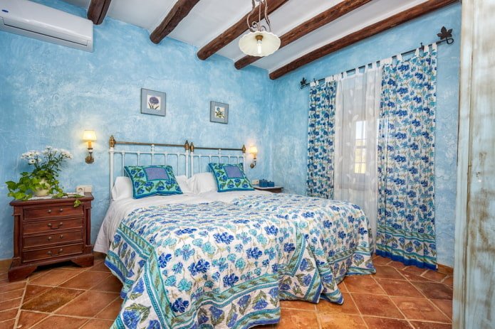 decoratie in het interieur van een blauwe slaapkamer
