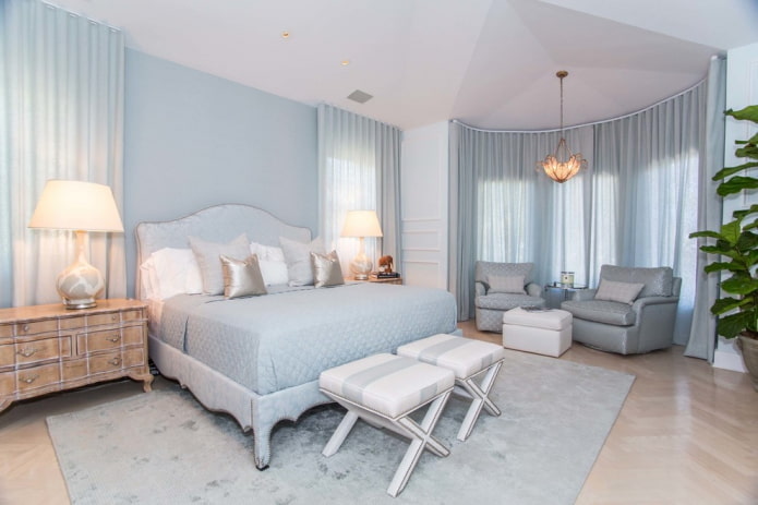 tinten blauw in het interieur van de slaapkamer