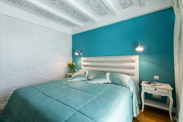 decoratie in het interieur van een blauwe slaapkamer