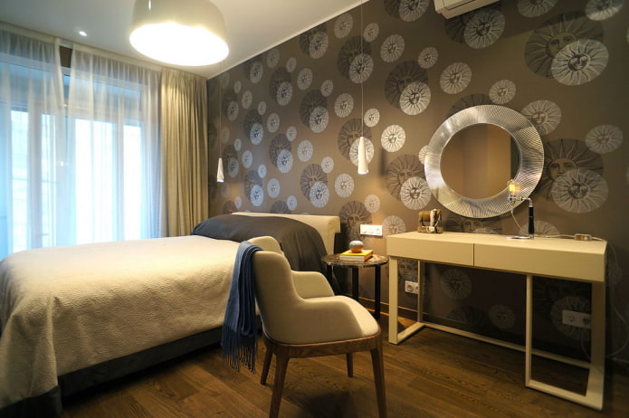 meubels in het interieur van een bruine slaapkamer