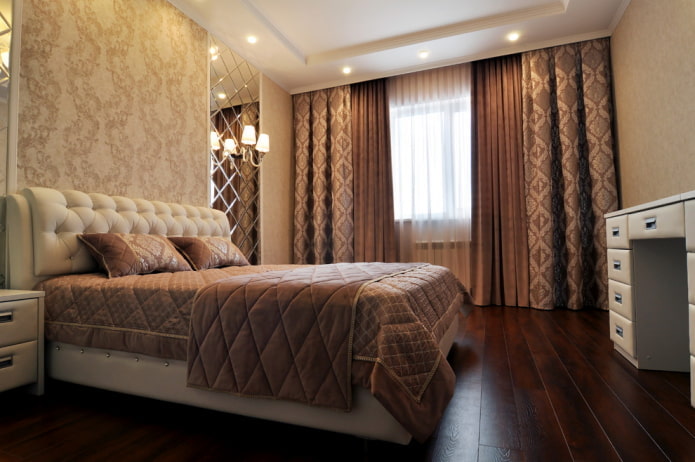 gordijnen in het interieur van een bruine slaapkamer