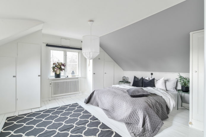 slaapkamer met schuine wanden