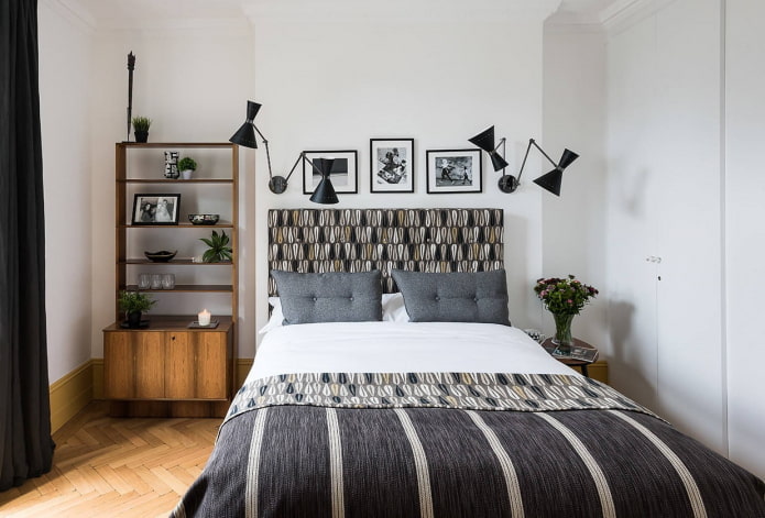 wandlamp bij het bed