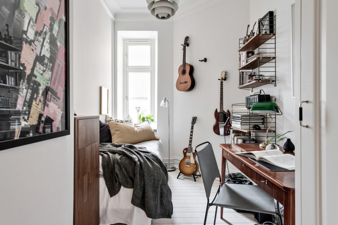 muren met gitaarvormige decoratie