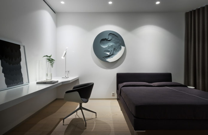 decoratie in het interieur van de slaapkamer in een minimalistische stijl