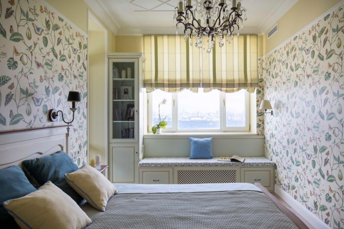 textiel en decoratie in het interieur van de slaapkamer in Proven?aalse stijl