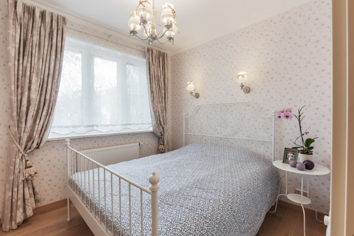 meubels in het interieur van de slaapkamer in Proven?aalse stijl