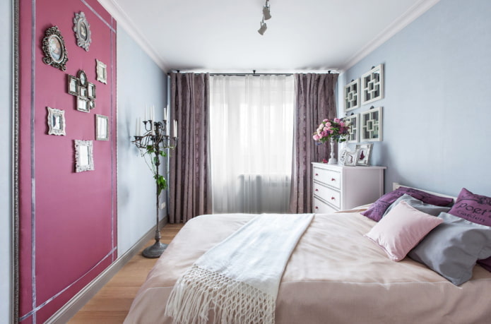 textiel en decoratie in het interieur van een slaapkamer in Proven?aalse stijl