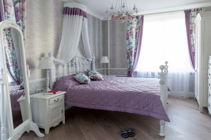 slaapkamerinterieur in Proven?aalse stijl