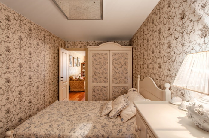 ontwerp van een kleine slaapkamer in Proven?aalse stijl