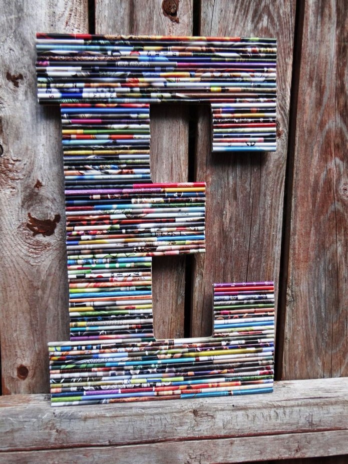 paneel van tijdschriftenrollen letter e