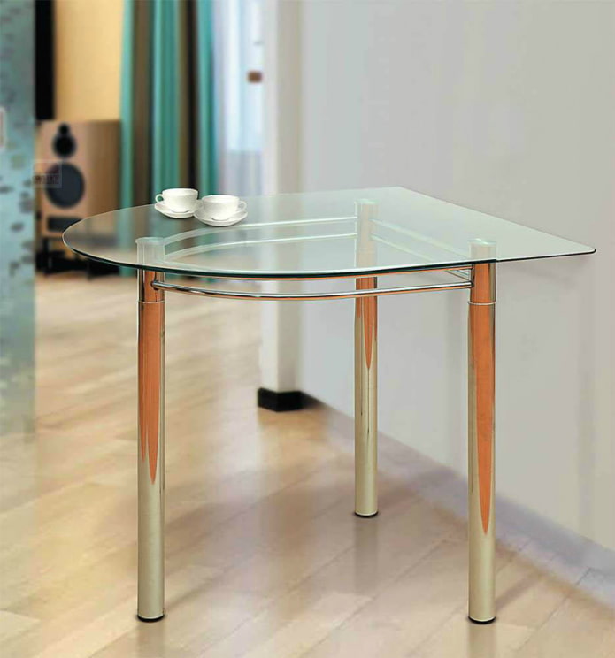 keukentafel met een halfrond tafelblad