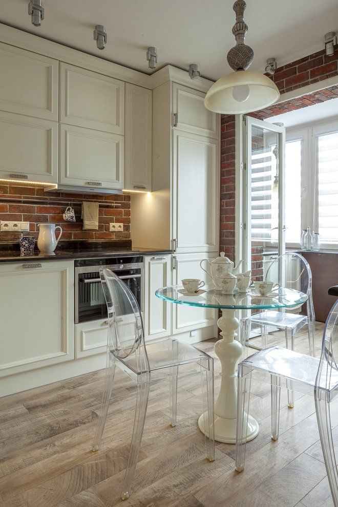 kleine tafel in de keuken
