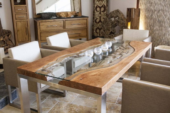tafel van glas en hout