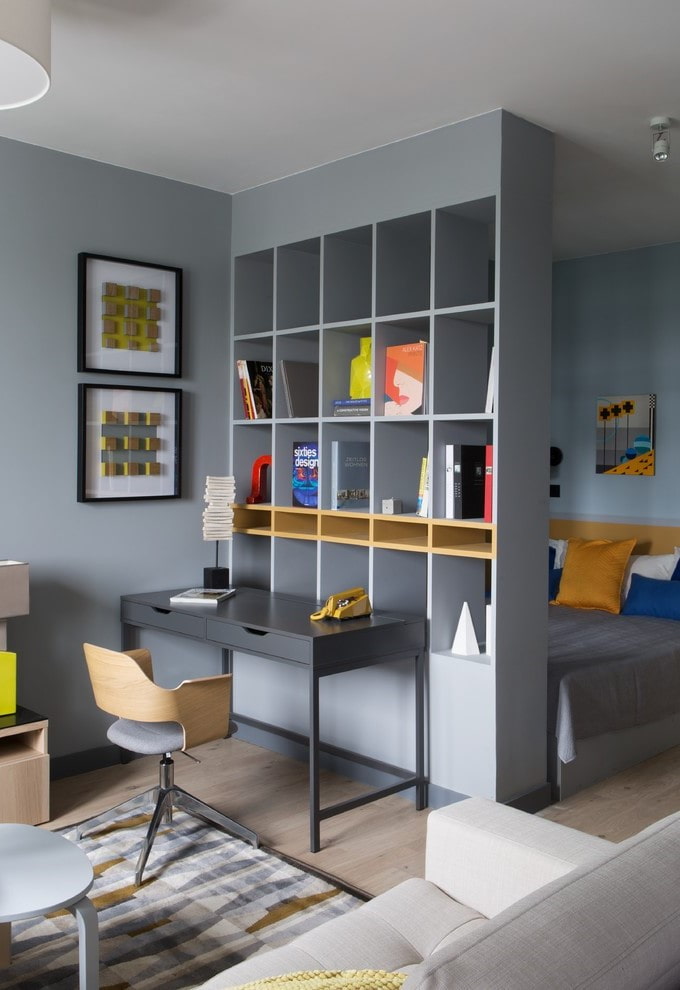 scheidingswand in de vorm van een gipsplaatrek in het interieur