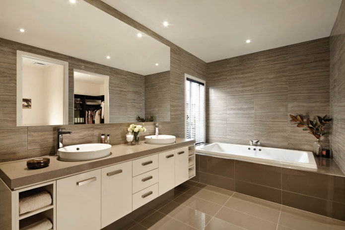 bruine muren in het badkamerinterieur