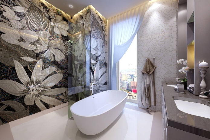 moza?ek op de muur in het badkamerinterieur