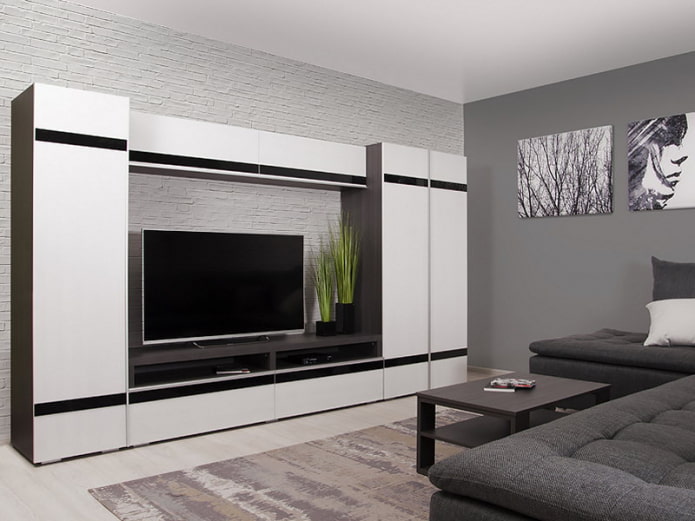 muur in het interieur van de woonkamer in minimalistische stijl
