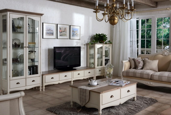muur in het interieur van de woonkamer in Proven?aalse stijl
