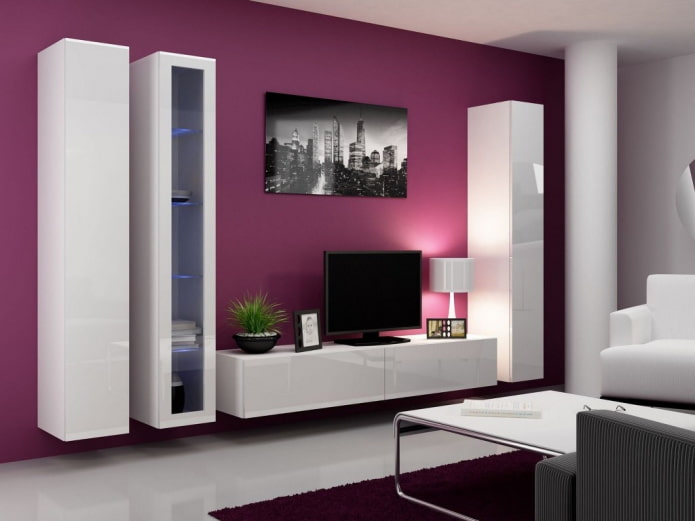 hoge wandkast in het interieur van de woonkamer
