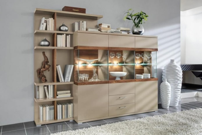 muur voor serviesgoed in de woonkamer