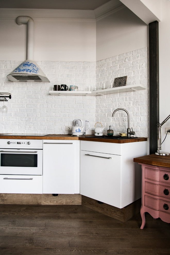 een muur witten met verf op waterbasis