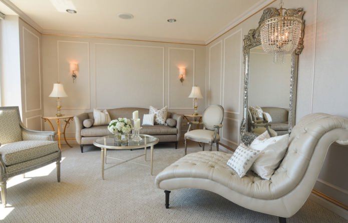 klassieke woonkamer in lichtbeige