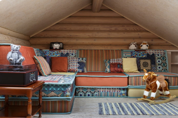 meubels in een kinderkamer in rustieke stijl