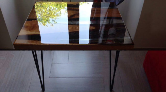 Tafel met poten