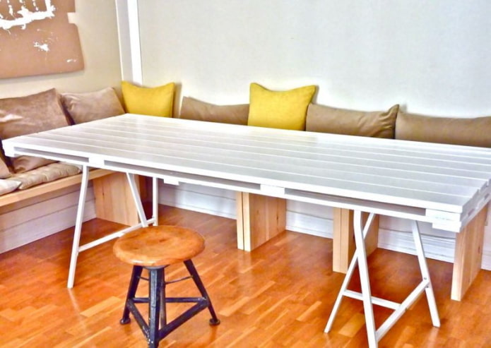 Eettafel van pallets