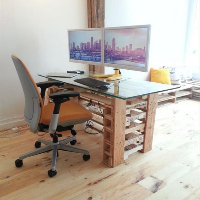 Computerbureau van pallets