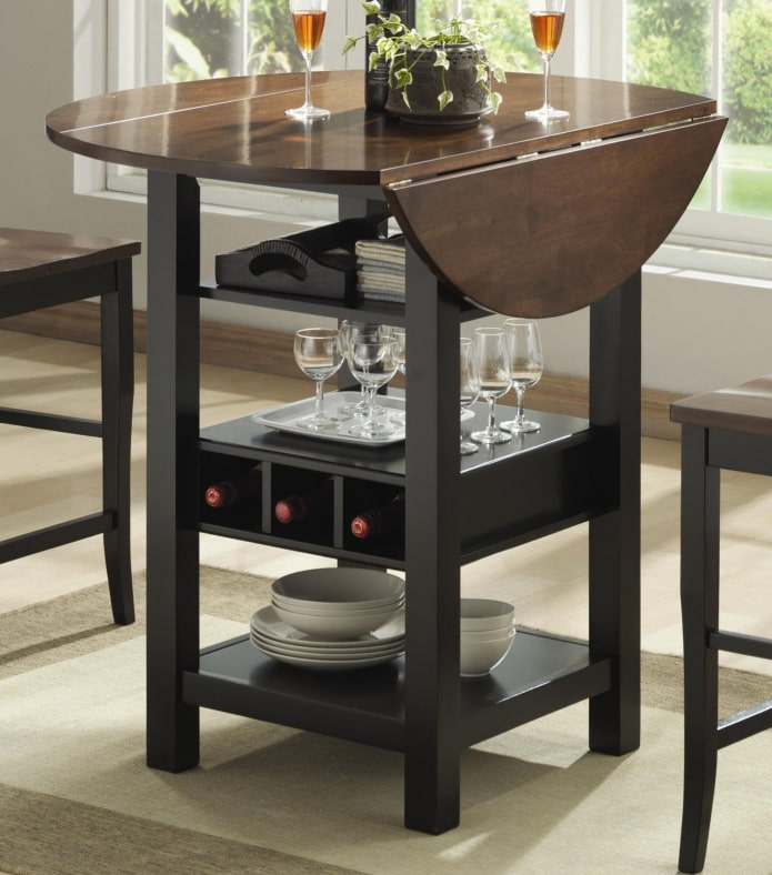 ronde klaptafel in het interieur