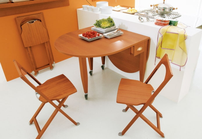 halfronde boekvormige structuur in het interieur