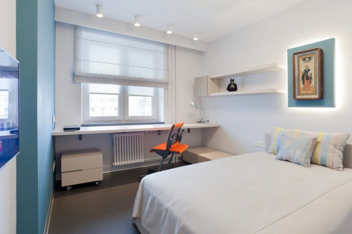 vensterbank om te vormen tot tafel in de slaapkamer