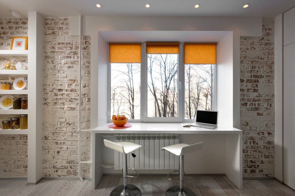 Vensterbanktafel: soorten, materialen, ontwerpidee?n, vormen, foto's in het interieur