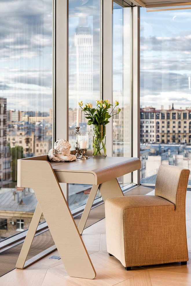 tafel in de slaapkamer