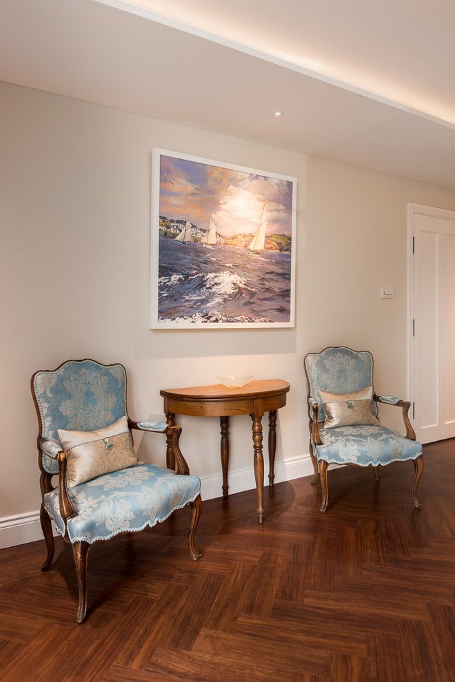 tafel in een barok interieur