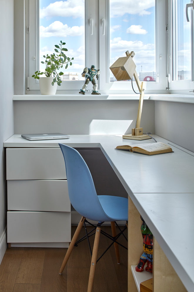 hoektafel op het balkon