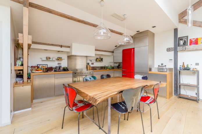 slab tafel in een loft-stijl interieur