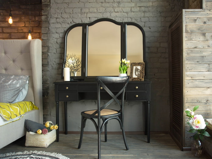 kaptafel in de interieur in loftstijl