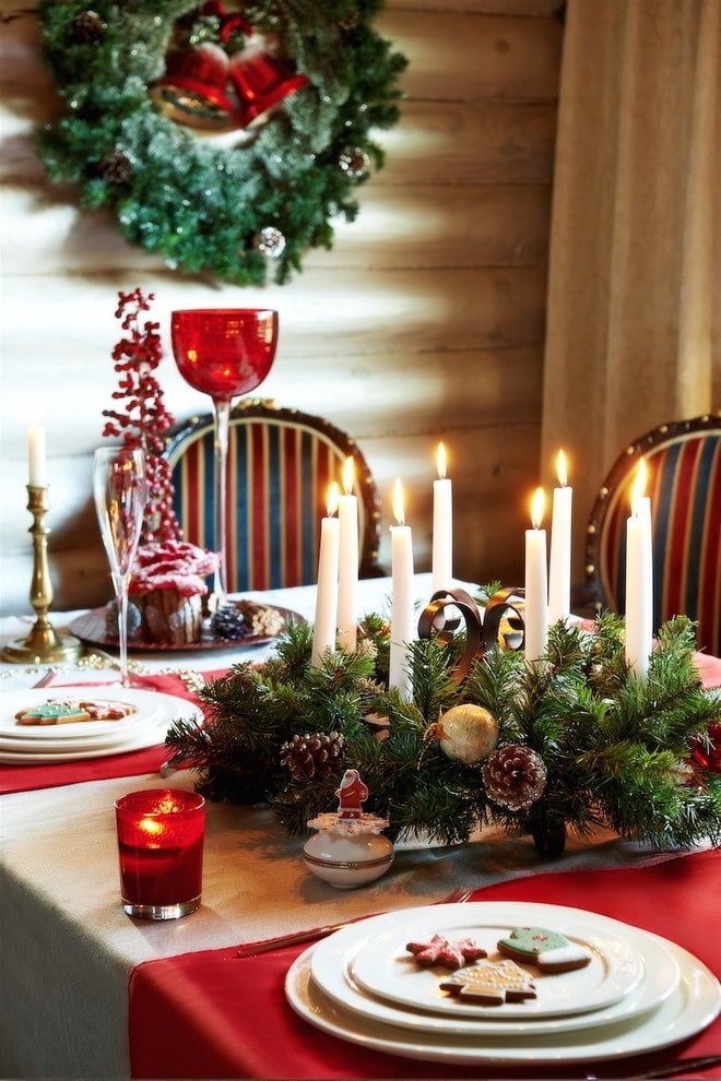 Kaarsen in een nieuwjaarscompositie