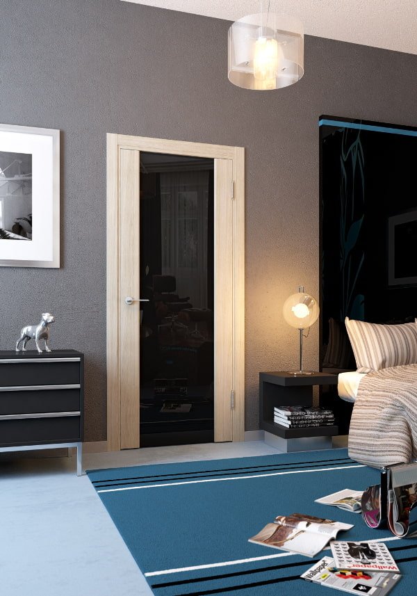 lichtgekleurde deuren met inzetstukken aan de binnenkant