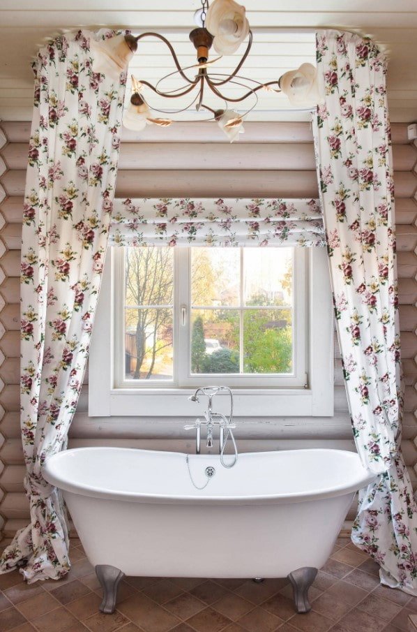 gordijnen in de badkamer