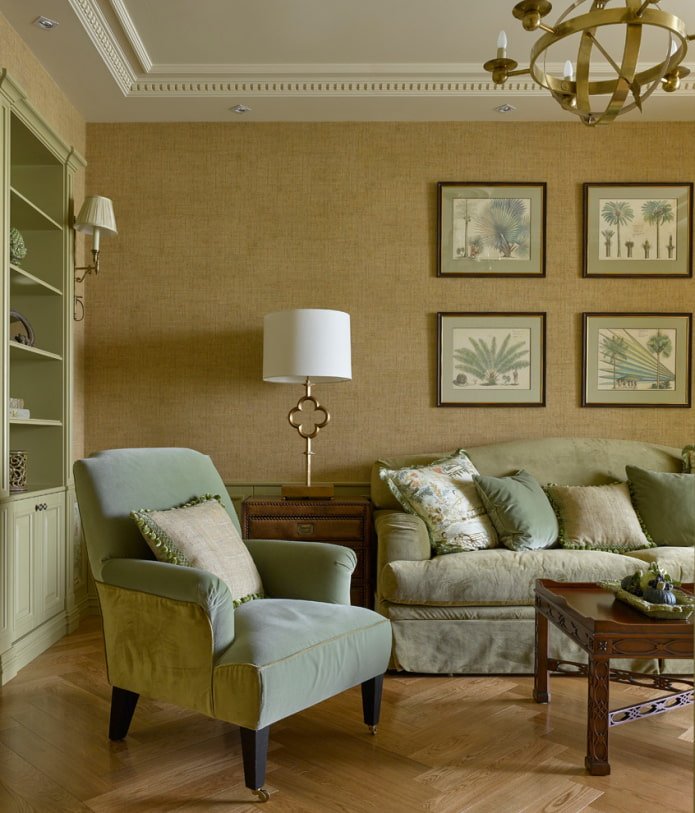 beige stoffen behang in de woonkamer