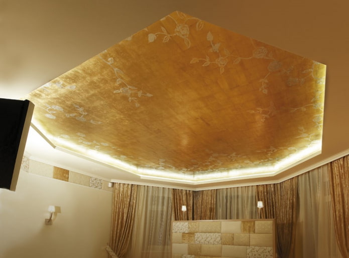 gespannen stof in goud