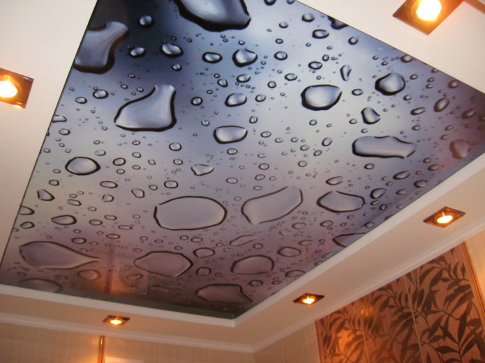 stretch plafond met structuur en imitatiewater