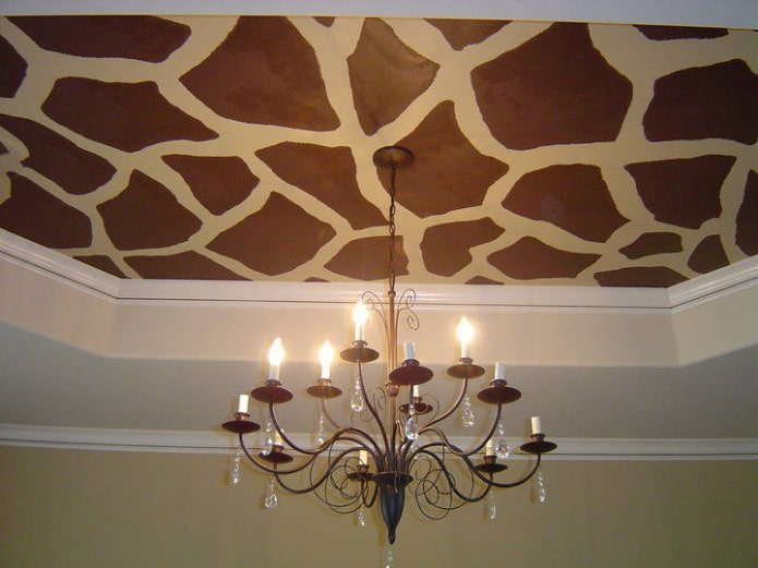 stretchstof met structuur onder de giraf